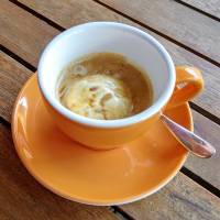 Affogato al caffè - Vanilleeis im Espresso